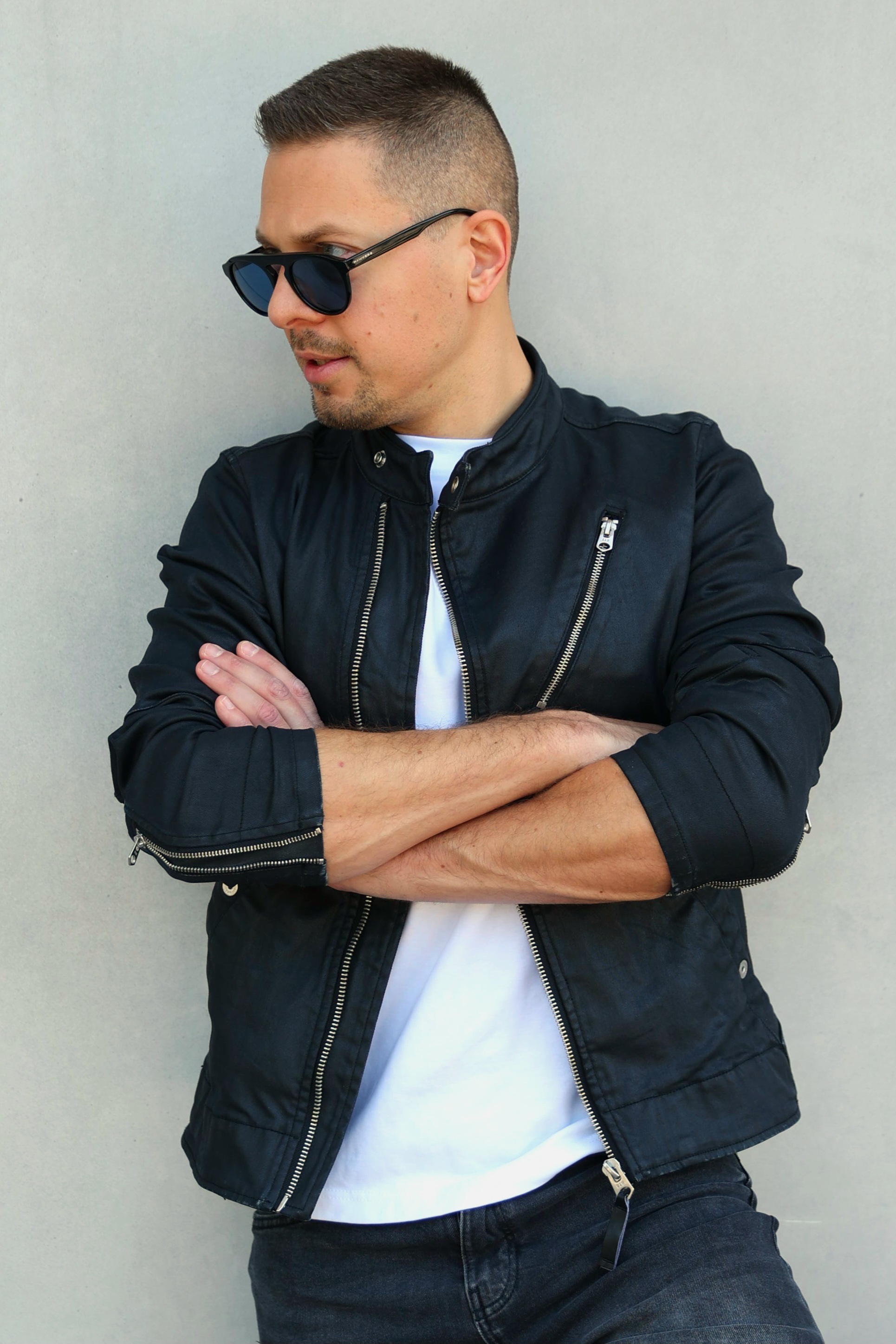T:MANIAK a DJ-pult mögött